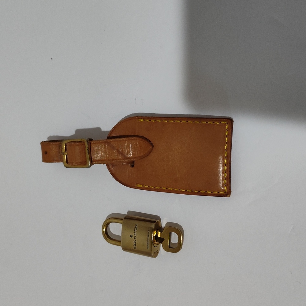 Louis Vuitton Tan Leather Luggage Tag with Gold Lock #305 - Picture 2 of 7